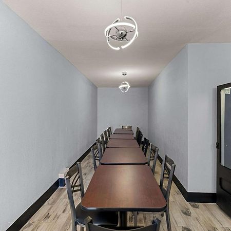 Rodeway Inn Мидленд Экстерьер фото