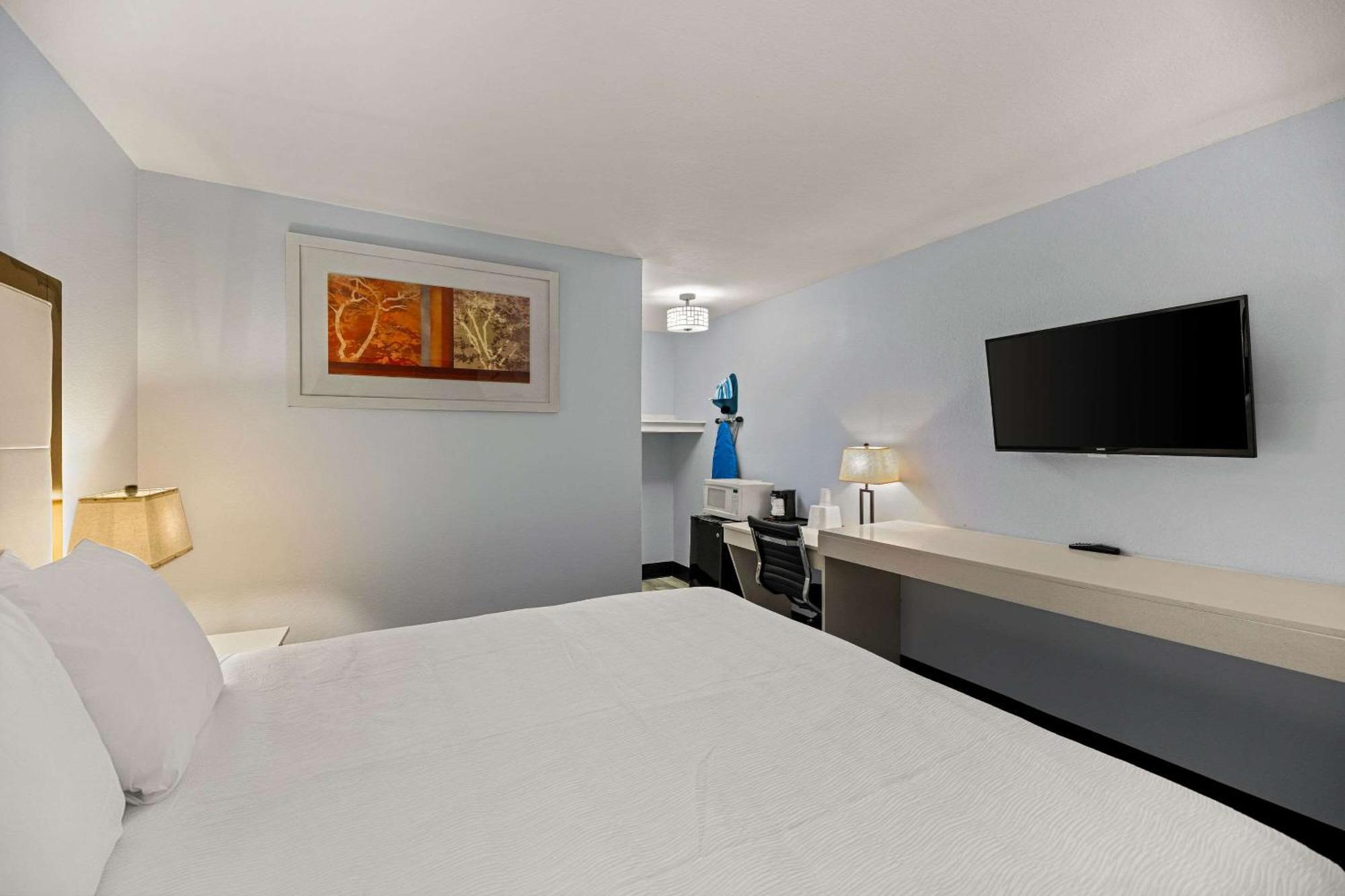 Rodeway Inn Мидленд Экстерьер фото