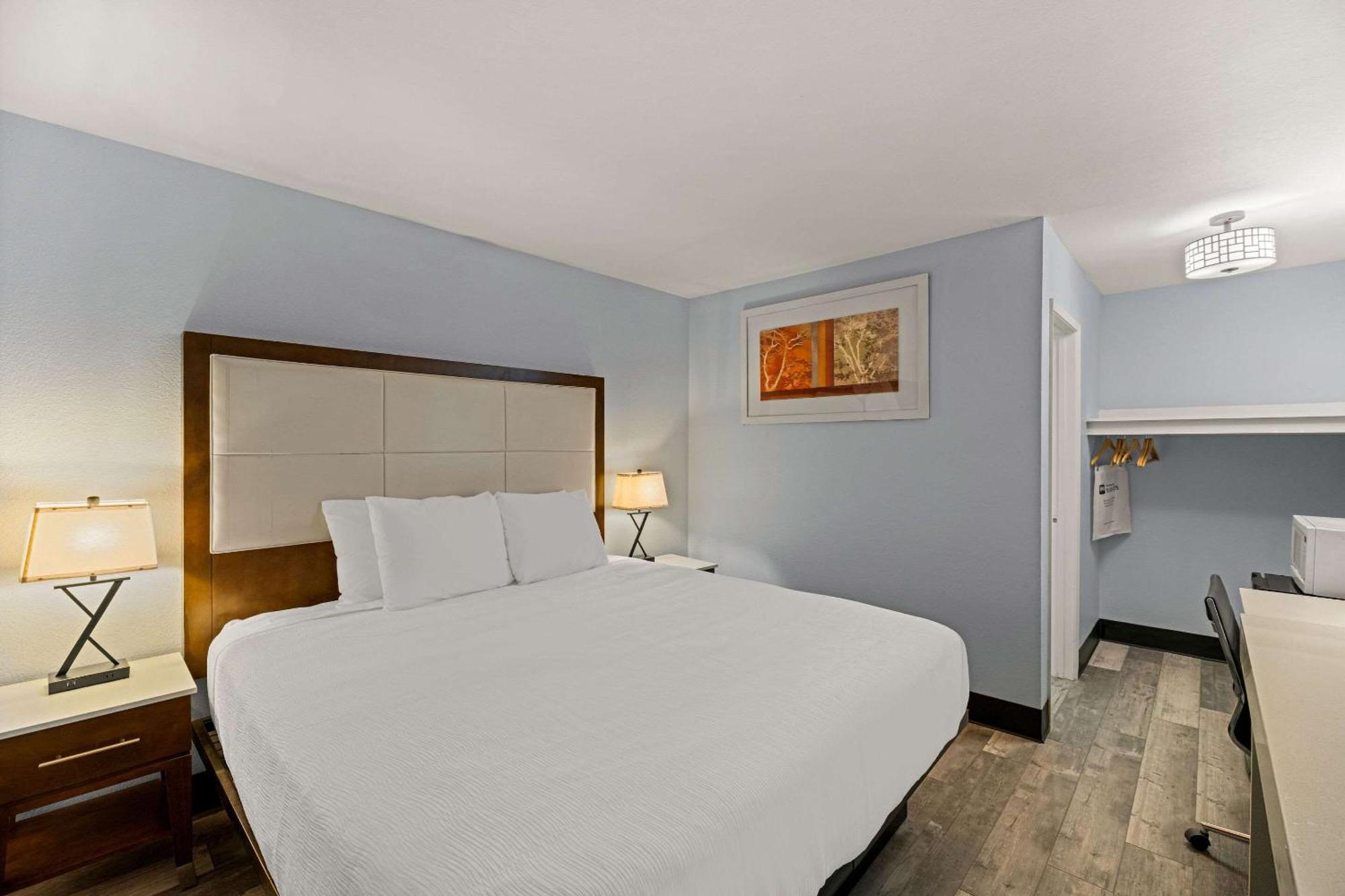 Rodeway Inn Мидленд Экстерьер фото