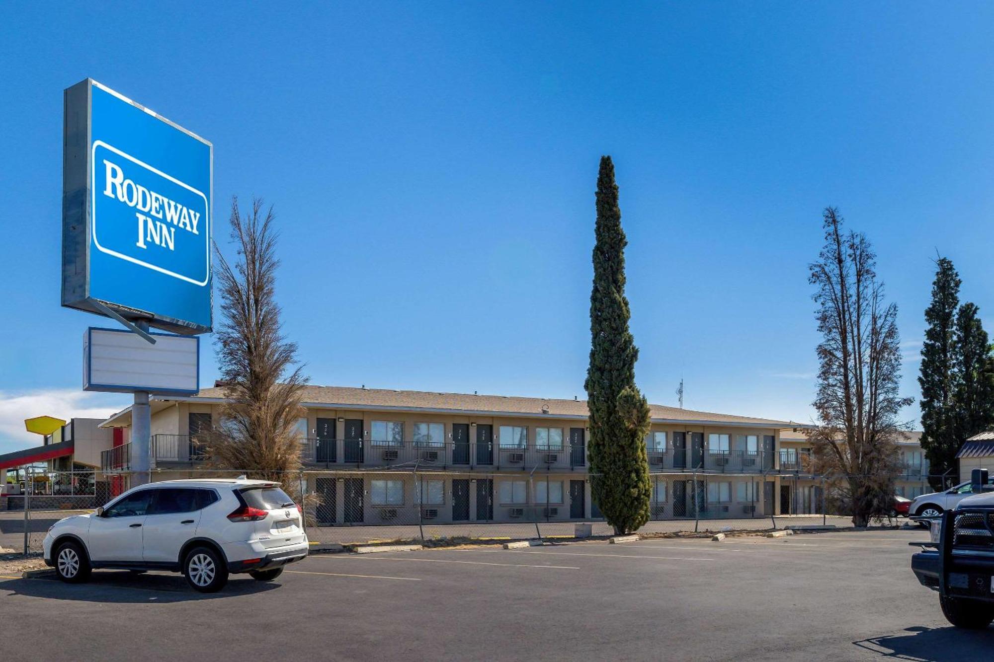 Rodeway Inn Мидленд Экстерьер фото